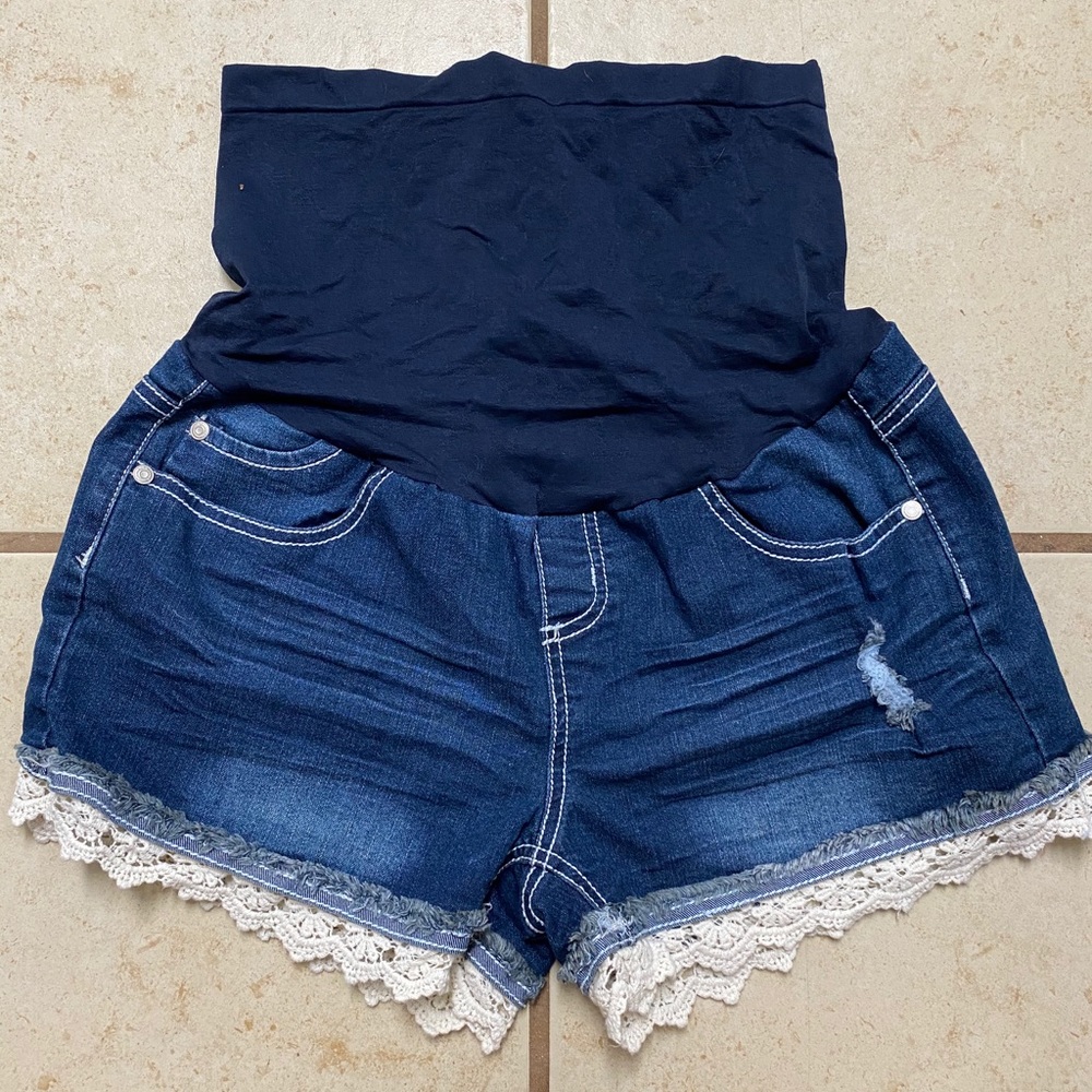 Bella Vida Denim Maternity Shorts Medium